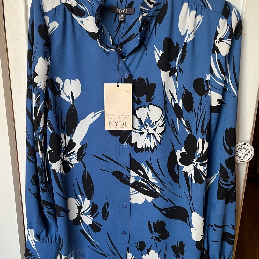 NYDJ Ruffle Neck Long Sleeve Button Down Blouse Creekside
Blossoms Oversized XS - Picture 3 of 12